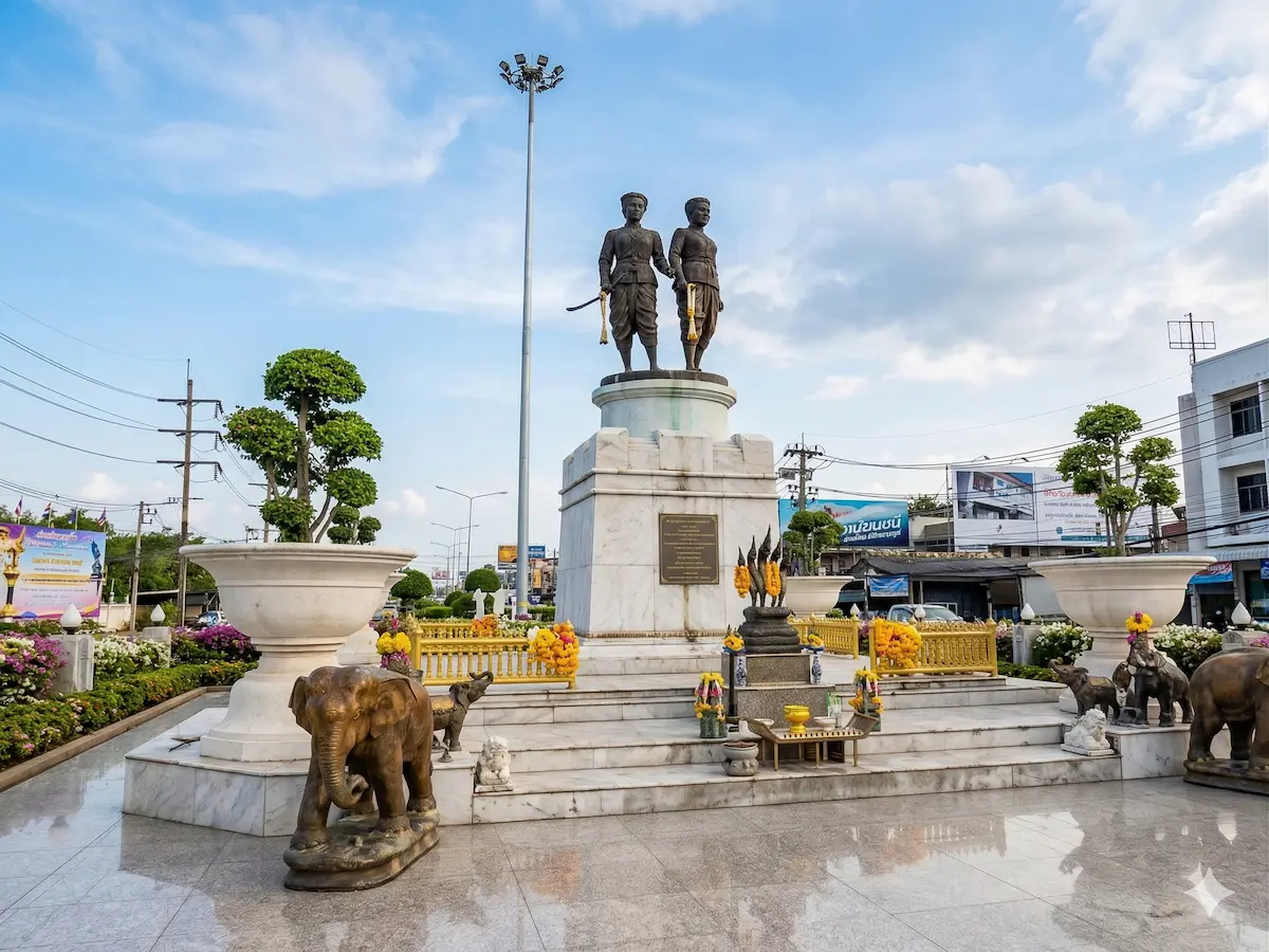 Heroines of Thalang statue in Phuket showing Thao Thep Kasattri and Thao Sri Sunthon